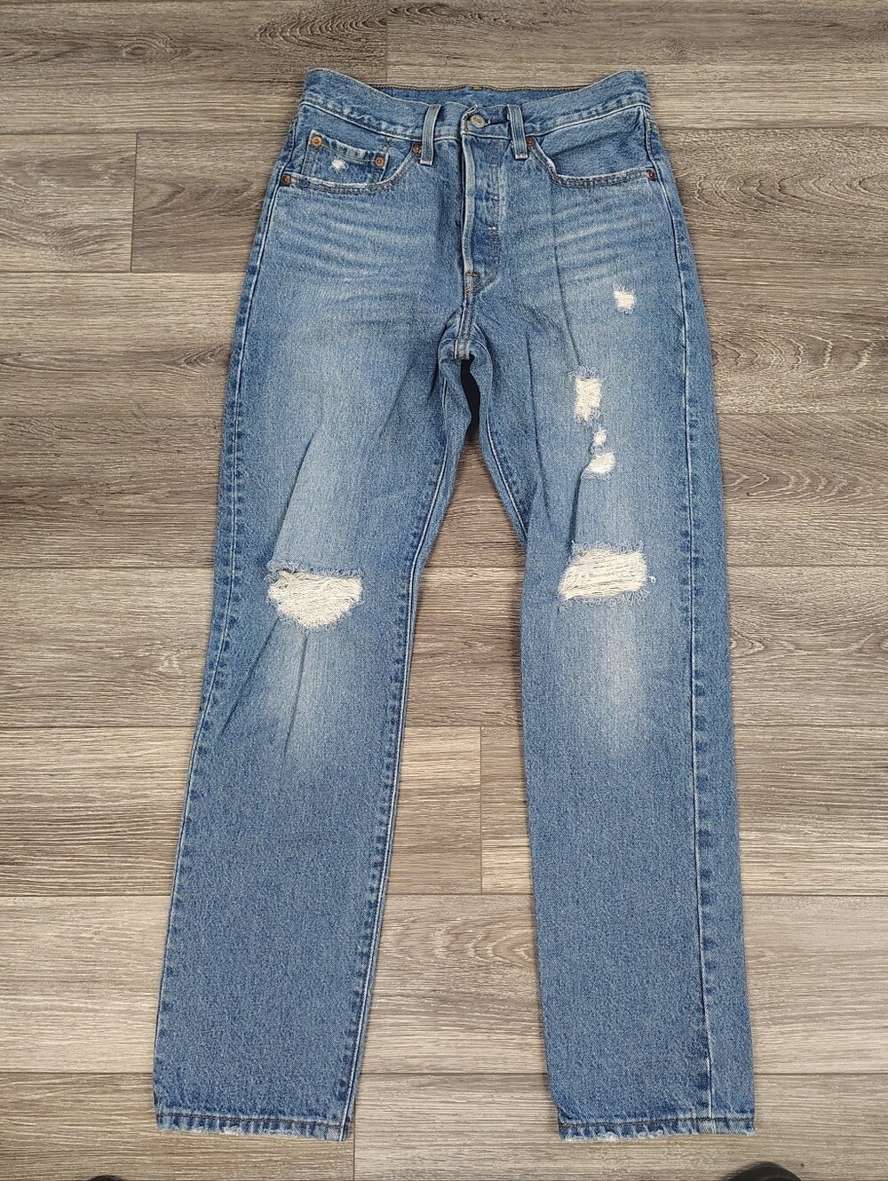 Levi's Women's Buttonfly Distressed Straight Jeans in Light Blue 26/30
